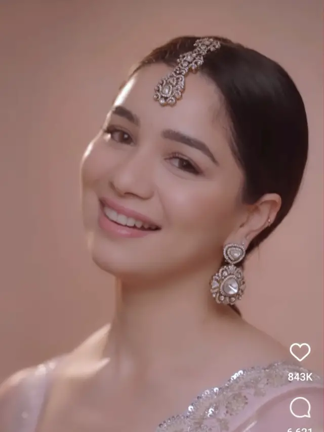 sara tendulkar new instagram post with indian look video viral:सारा तेंदुलकर के नए पोस्ट में ऐसा क्या है जिसने बढ़ाई फैन्स की धड़कनें ,जानिए फैंस ने आगे क्या कहा