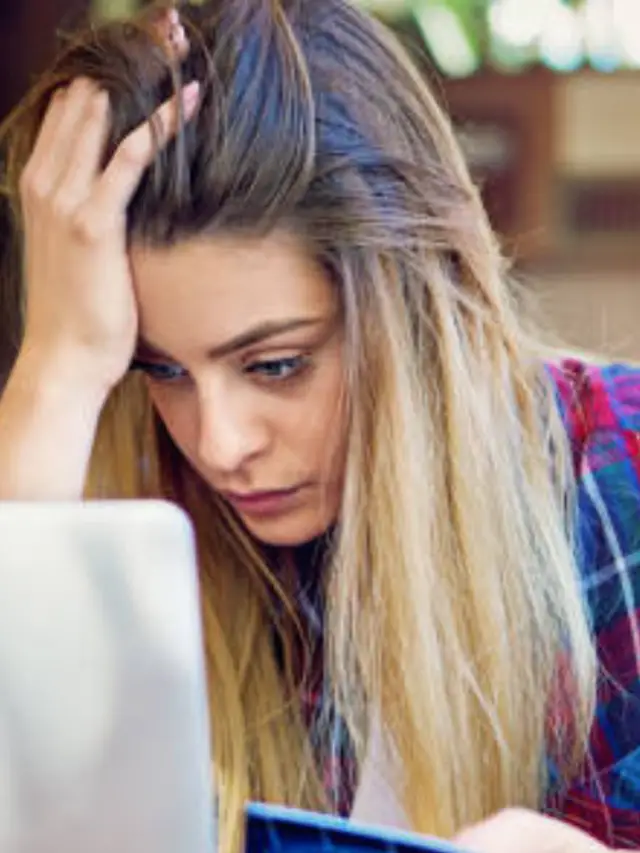 Vitamin B12 Deficiency :विटामिन B12 को तेजी से बढ़ाने के लिए खाने में ये ड्राई फ्रूट्स शामिल करें